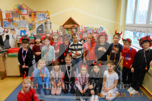 2025-12-05_12-17-10